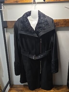 Guess Wool Black Coat with Faux Fur Trim and Belt
